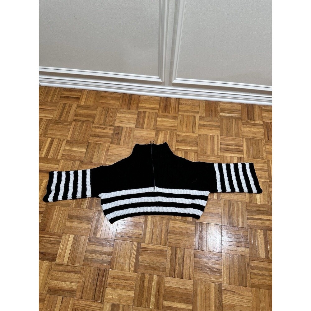 Brand New Women’s SHEIN Crop Sweater Zipper Black/White Stripes Size Large
